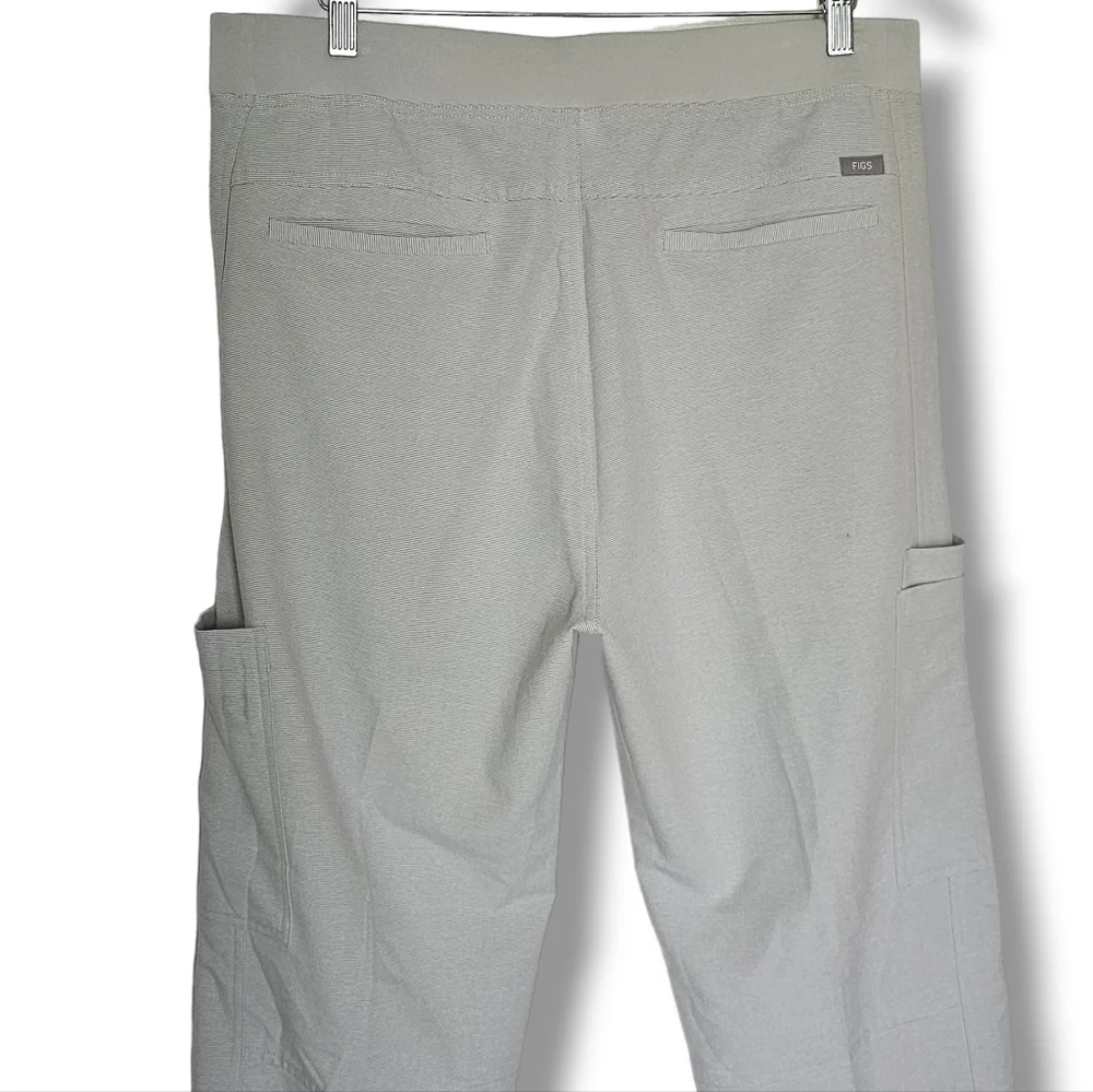 Figs Technical Collection Axim Cargo Uniform Scrub Pant Men Size XL Cream Stripe